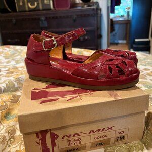 Remix Vintage Shoes 40s Style Wedge Platform Red Leather Ankle-Strap Sandals 7M